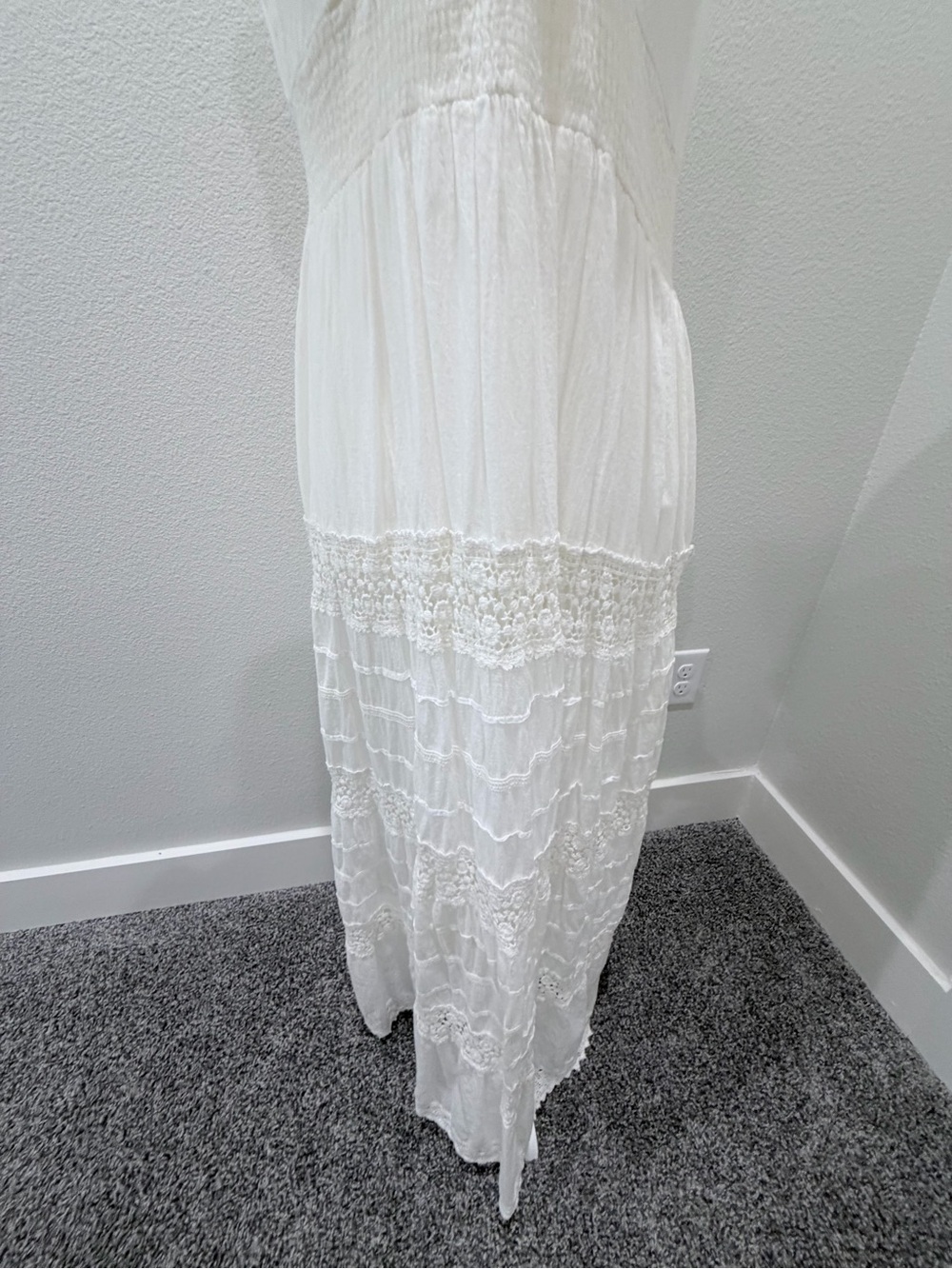 Sleeveless White Maxi Dress with Lace Panels - Picture 8 of 8